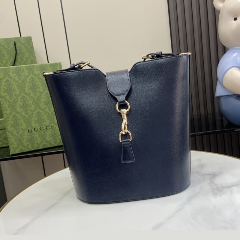 G*u*i bucket bags
